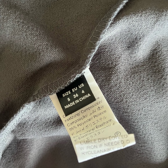 Grey cape/poncho 🩶 - Picture 3 of 3